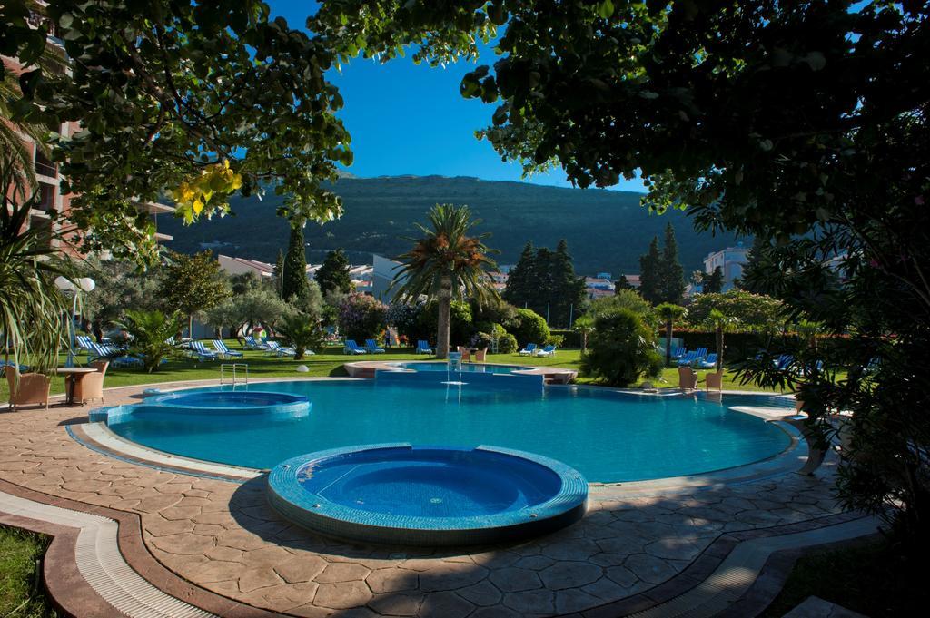 Hotel Rivijera Petrovac Luaran gambar