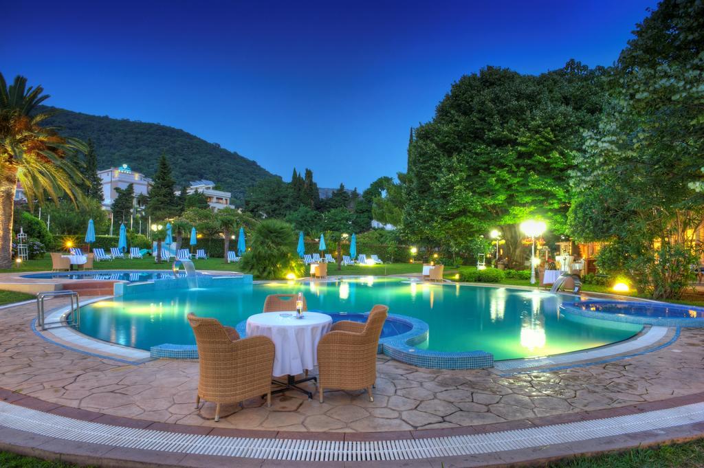 Hotel Rivijera Petrovac Luaran gambar