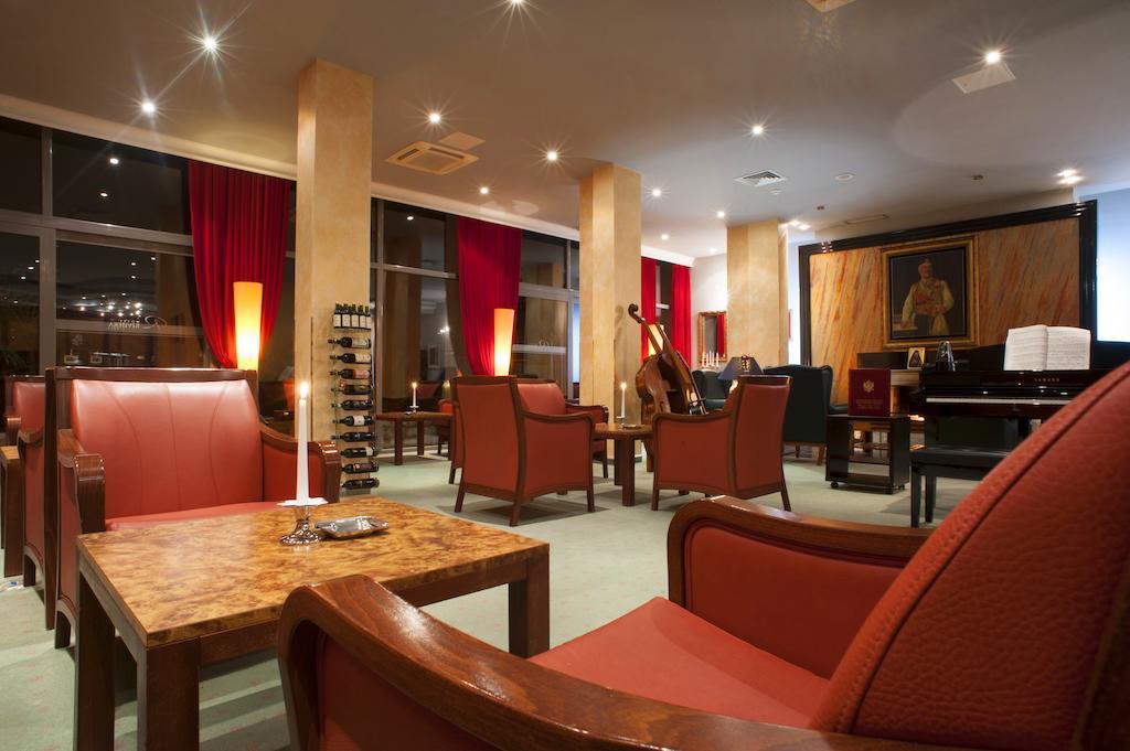 Hotel Rivijera Petrovac Luaran gambar