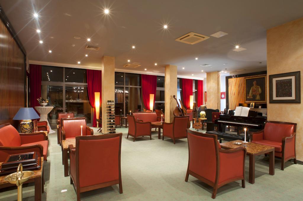 Hotel Rivijera Petrovac Luaran gambar